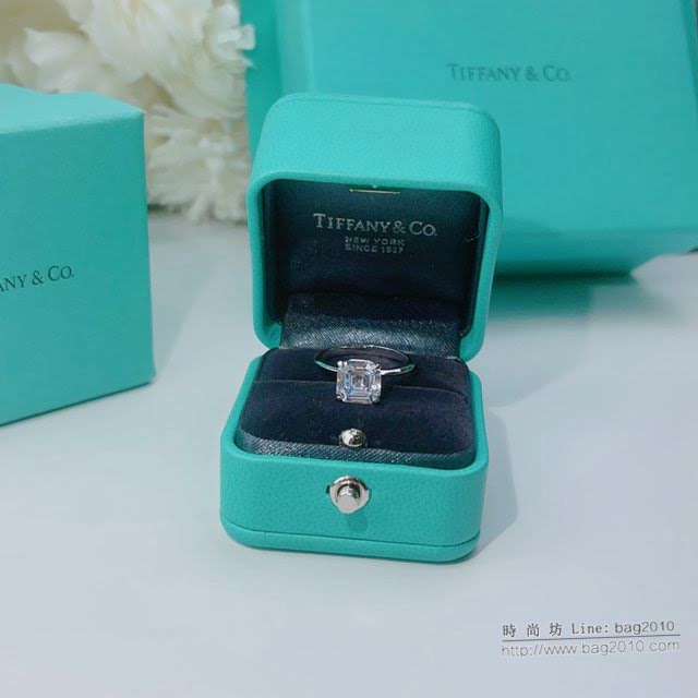 Tiffany純銀飾品 蒂芙尼女士專櫃爆款方鑽四爪鑲嵌戒指  zgt1770